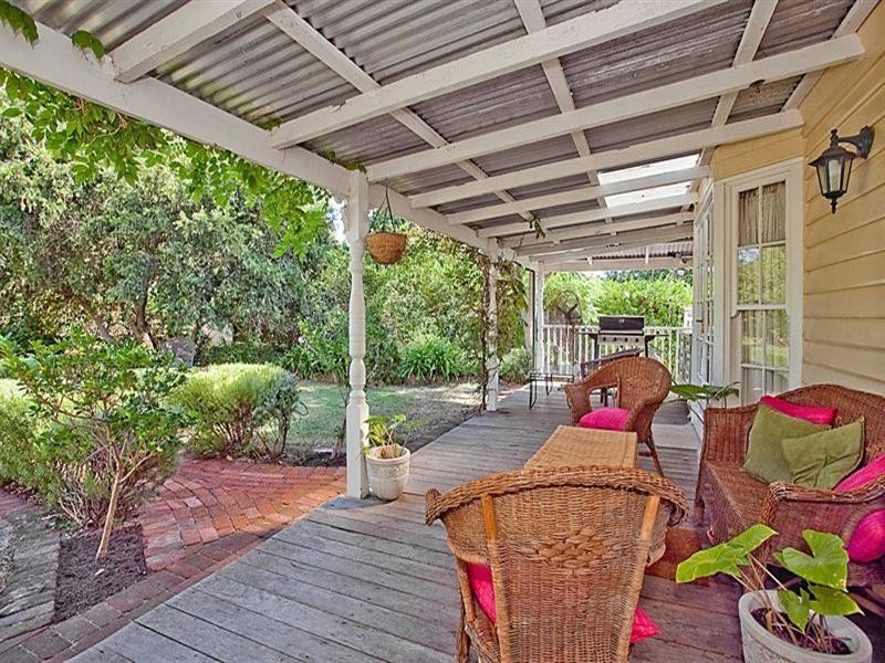 6 Parke Road, Gooseberry Hill WA 6076