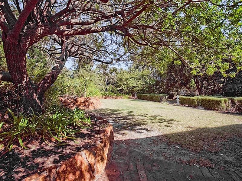 6 Parke Road, Gooseberry Hill WA 6076