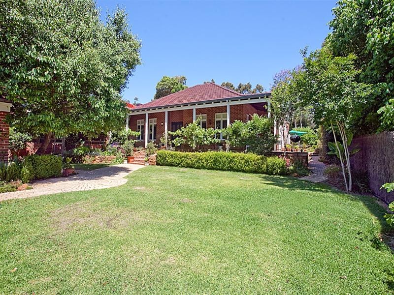 1 Lenori Road, Gooseberry Hill WA 6076