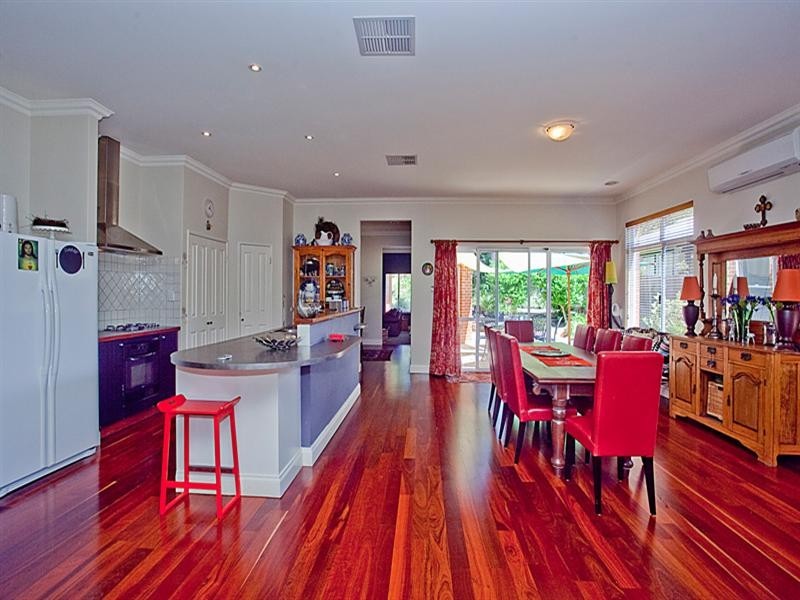 1 Lenori Road, Gooseberry Hill WA 6076