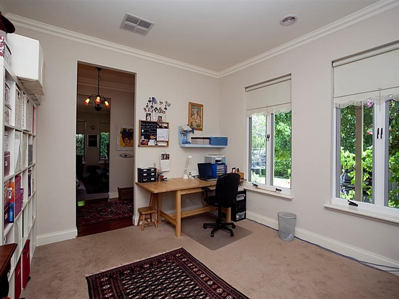 1 Lenori Road, Gooseberry Hill WA 6076