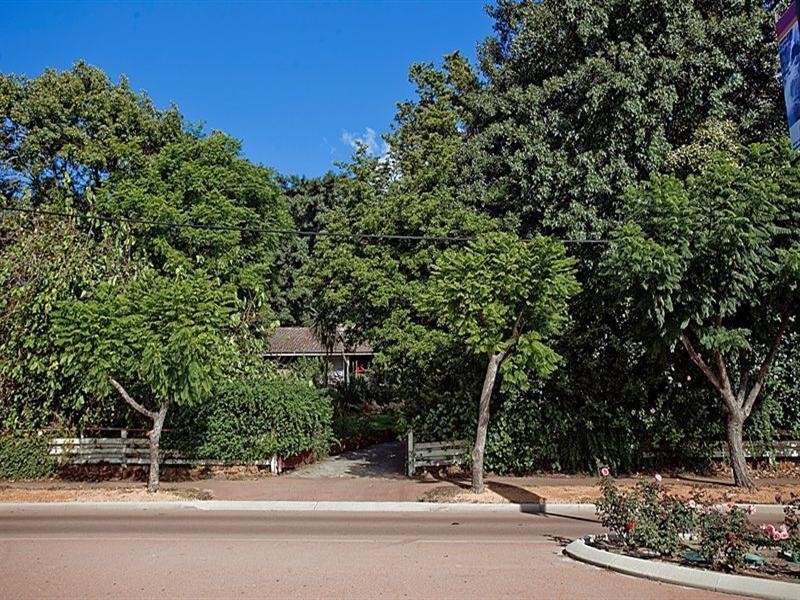 5 Kalamunda Road, Kalamunda WA 6076