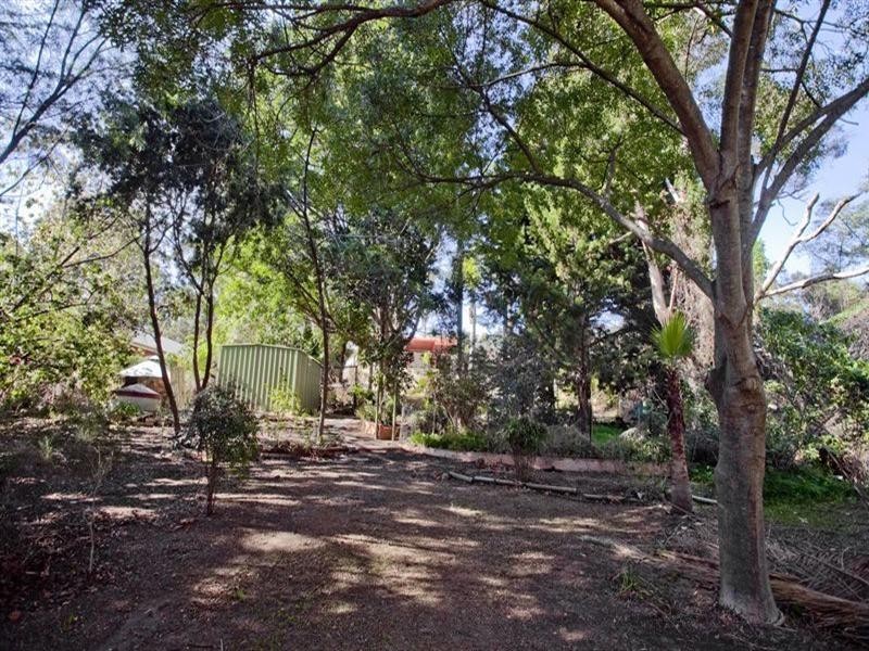 278 Lesmurdie Road, Lesmurdie WA 6076