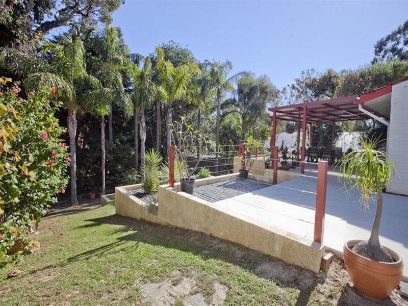 278 Lesmurdie Road, Lesmurdie WA 6076