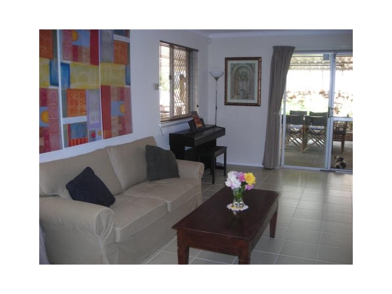 15 Scenic Drive, Maida Vale WA 6057