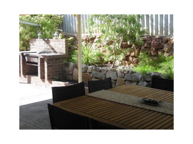 15 Scenic Drive, Maida Vale WA 6057