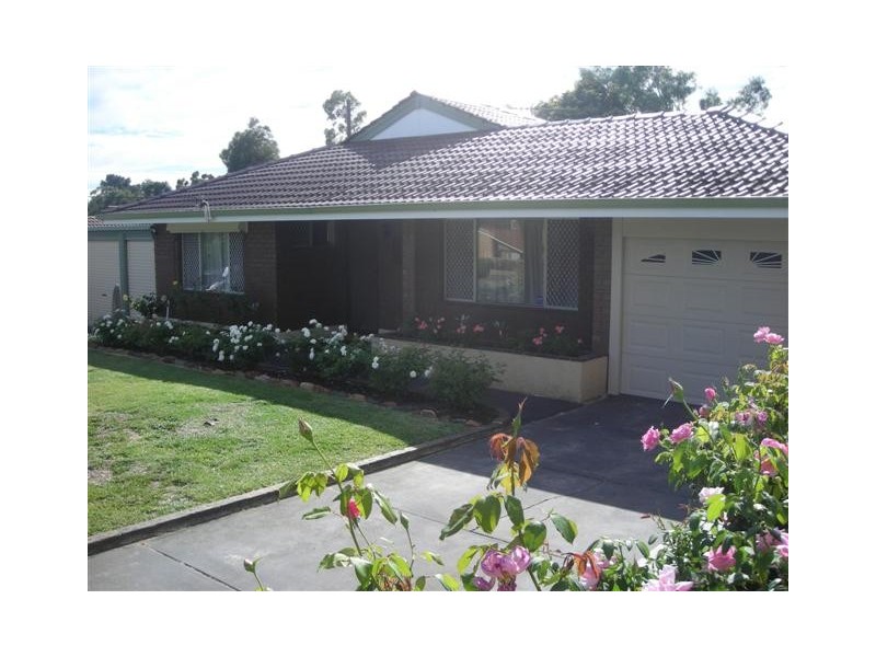 15 Scenic Drive, Maida Vale WA 6057