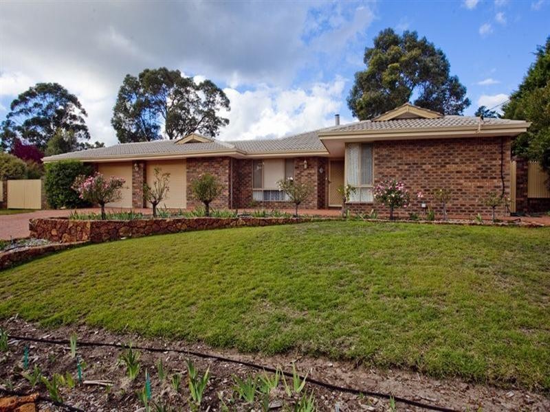 5 Glen Avon Street, Lesmurdie WA 6076