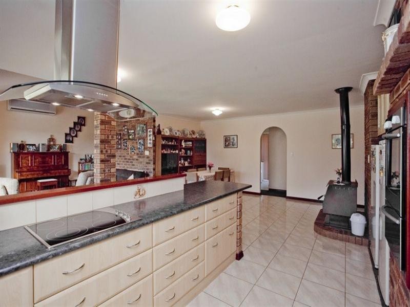 5 Glen Avon Street, Lesmurdie WA 6076