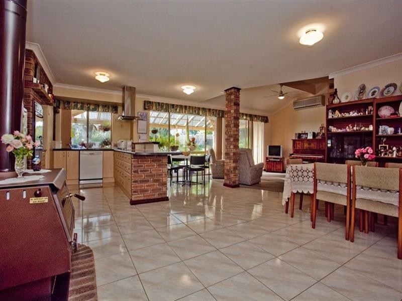 5 Glen Avon Street, Lesmurdie WA 6076