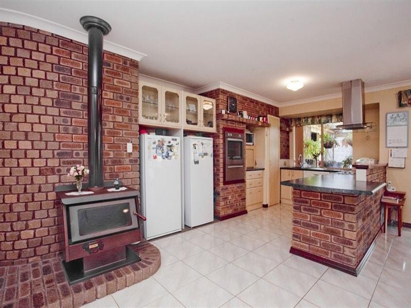 5 Glen Avon Street, Lesmurdie WA 6076