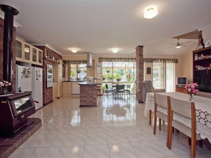 5 Glen Avon Street, Lesmurdie WA 6076