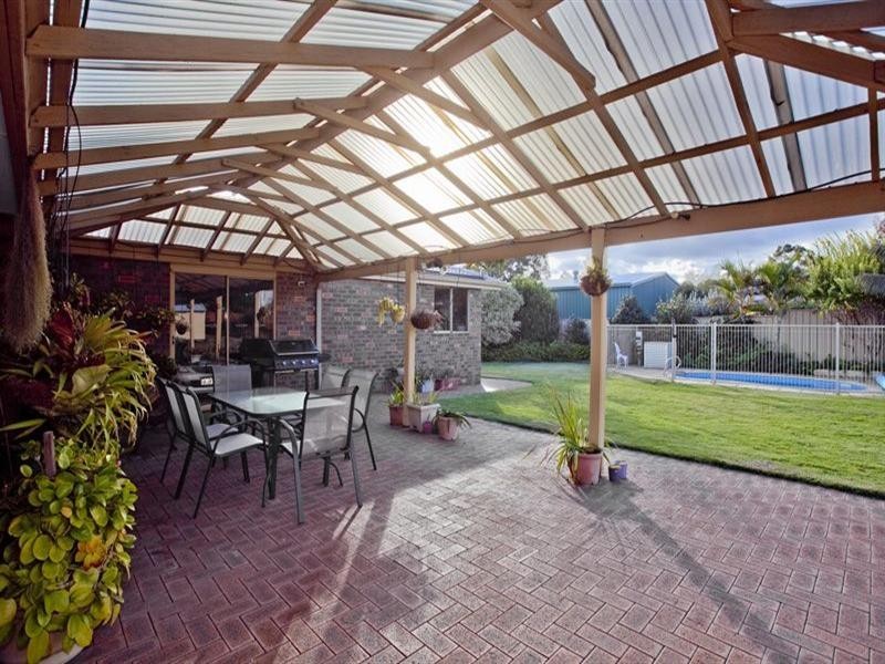 5 Glen Avon Street, Lesmurdie WA 6076