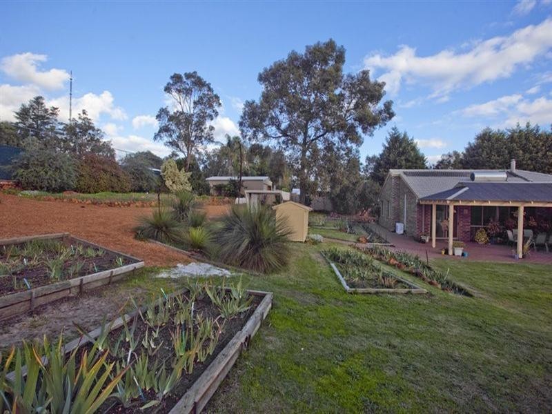 5 Glen Avon Street, Lesmurdie WA 6076