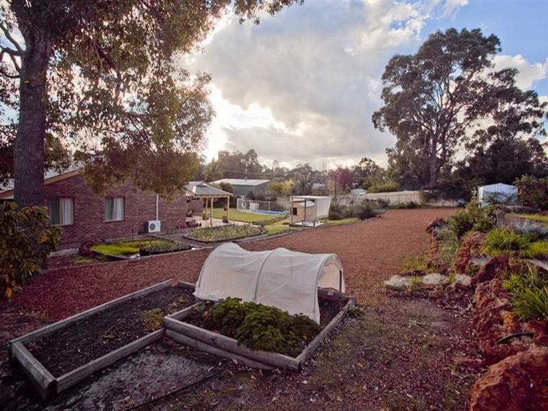 5 Glen Avon Street, Lesmurdie WA 6076