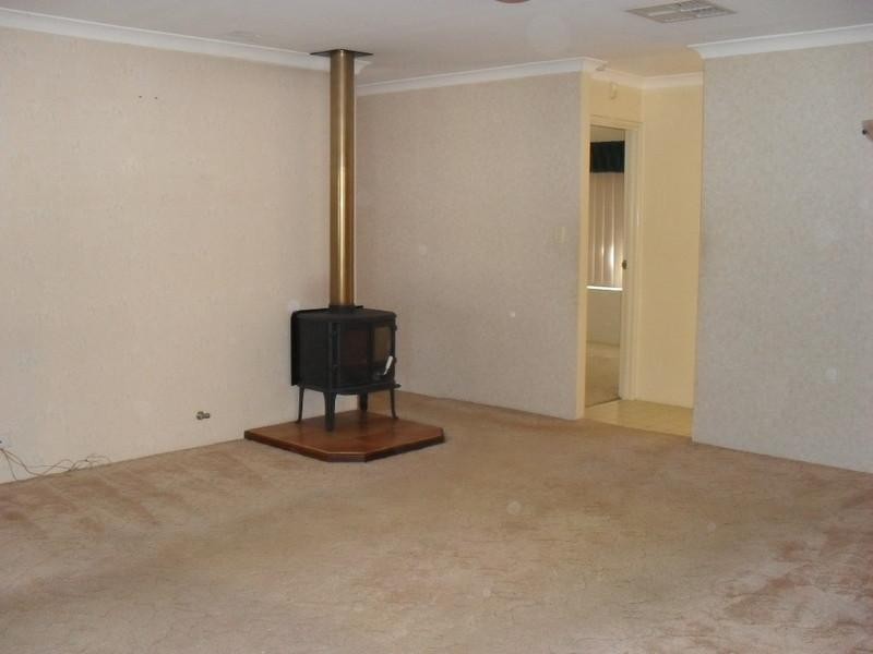 2 Kunzite Court, Forrestfield WA 6058