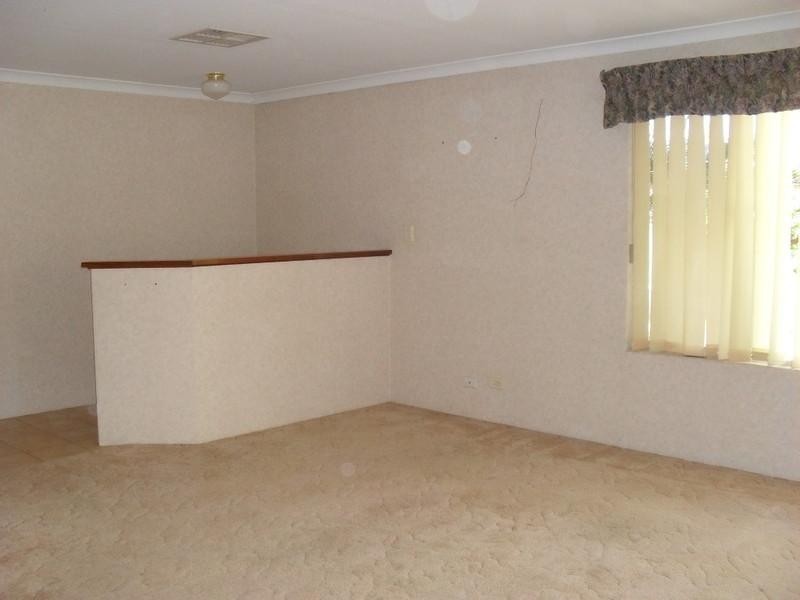 2 Kunzite Court, Forrestfield WA 6058