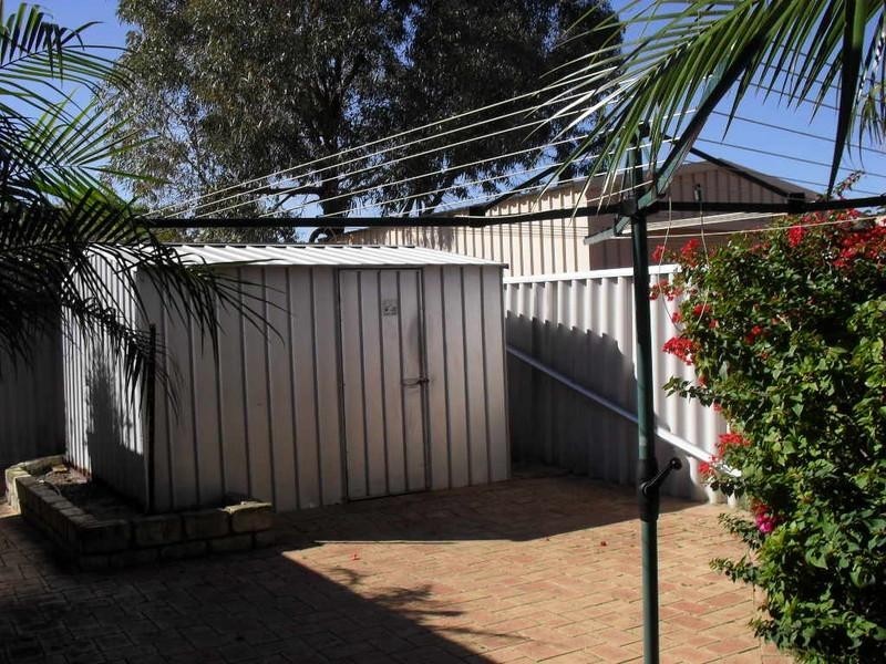 2 Kunzite Court, Forrestfield WA 6058