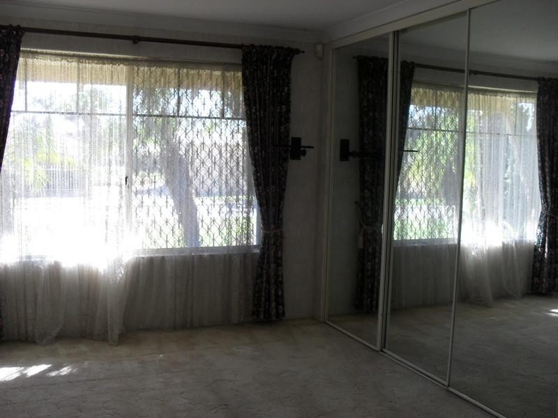 2 Kunzite Court, Forrestfield WA 6058