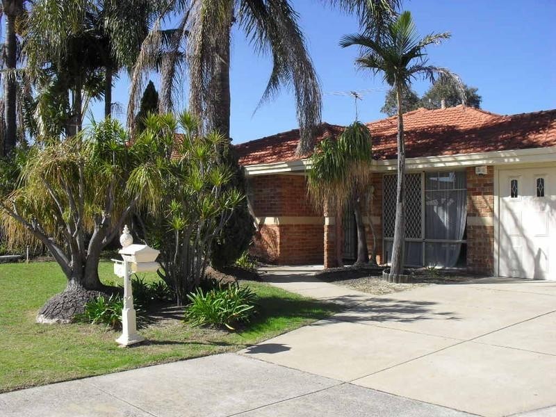 2 Kunzite Court, Forrestfield WA 6058