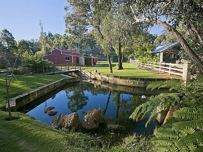 154 Orange Valley Road, Kalamunda WA 6076