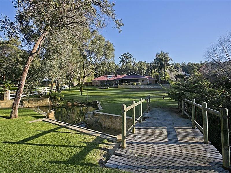 154 Orange Valley Road, Kalamunda WA 6076