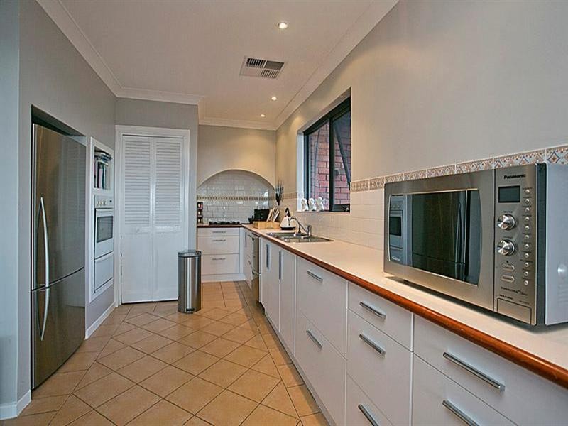 44 Lenori Road, Gooseberry Hill WA 6076