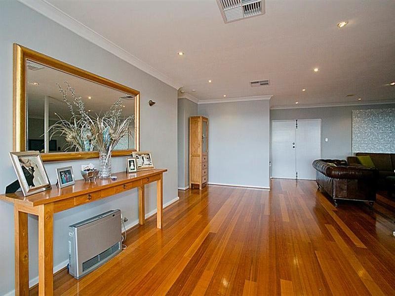 44 Lenori Road, Gooseberry Hill WA 6076