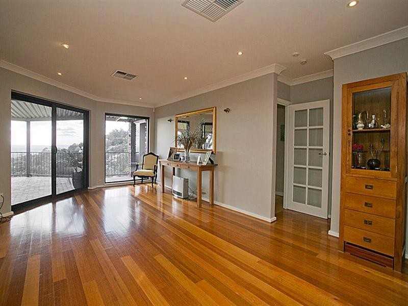 44 Lenori Road, Gooseberry Hill WA 6076