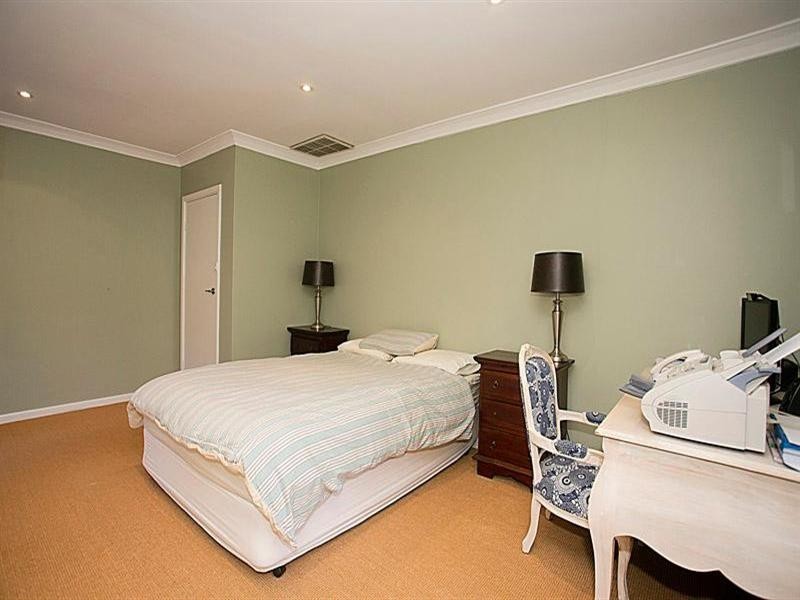 44 Lenori Road, Gooseberry Hill WA 6076