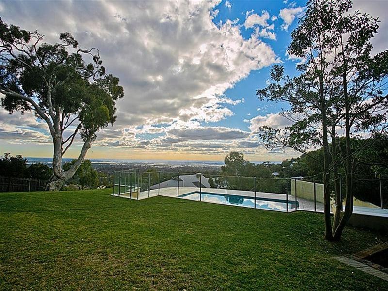 44 Lenori Road, Gooseberry Hill WA 6076