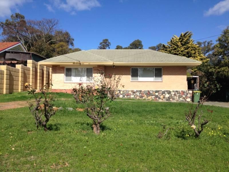 5 Snowball Road, Kalamunda WA 6076