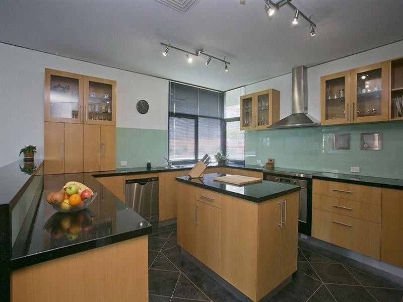 6 Newlands Grove, Gooseberry Hill WA 6076