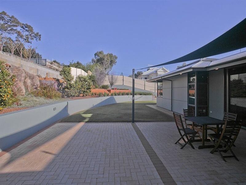 6 Newlands Grove, Gooseberry Hill WA 6076