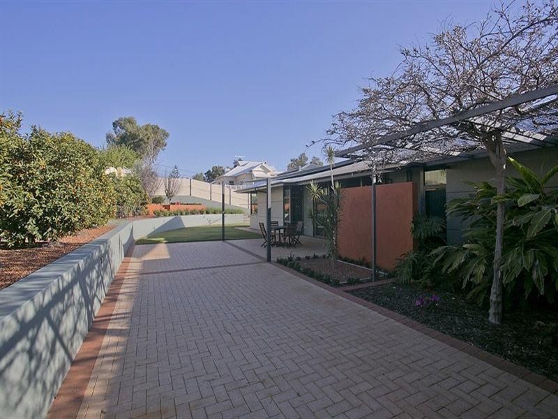 6 Newlands Grove, Gooseberry Hill WA 6076