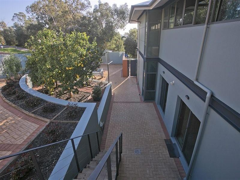 6 Newlands Grove, Gooseberry Hill WA 6076