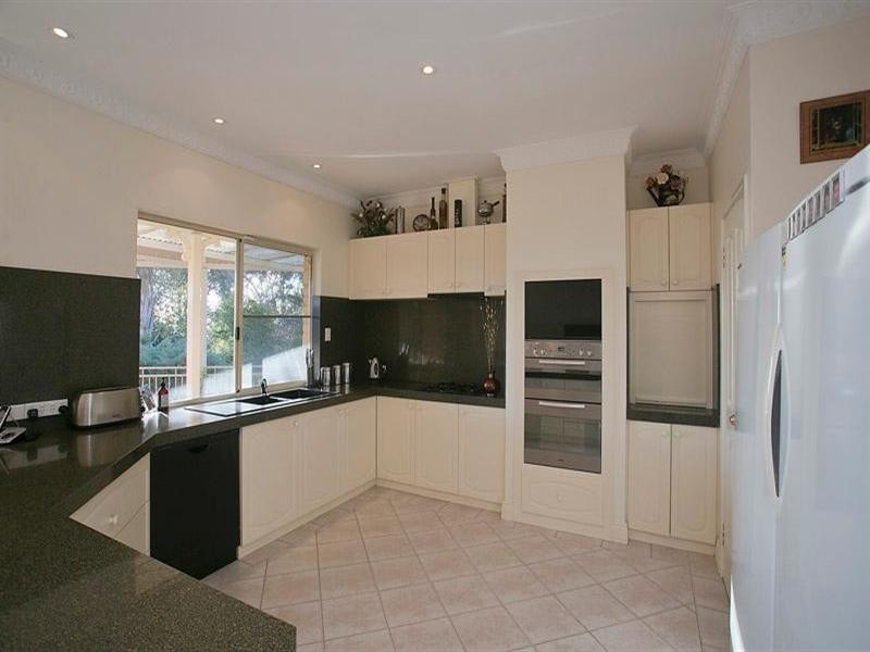 3 Jaraba Avenue, Gooseberry Hill WA 6076