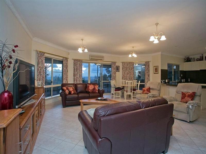 3 Jaraba Avenue, Gooseberry Hill WA 6076