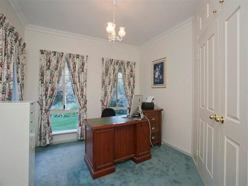 3 Jaraba Avenue, Gooseberry Hill WA 6076