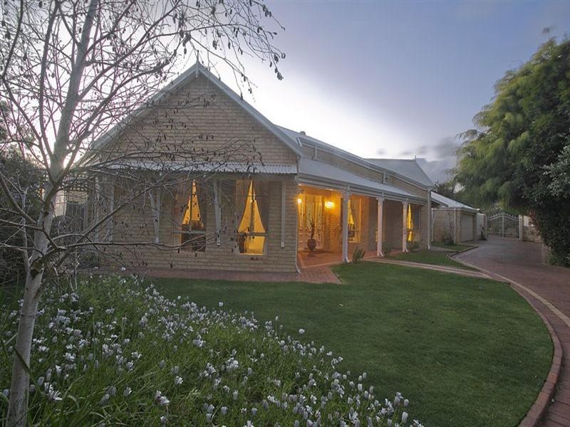 3 Jaraba Avenue, Gooseberry Hill WA 6076