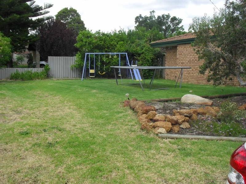 6 Donald Road, Maida Vale WA 6057