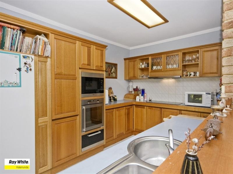 52 Yorna Road, Kalamunda WA 6076