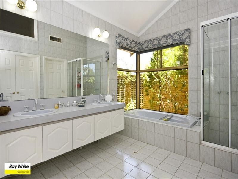 52 Yorna Road, Kalamunda WA 6076