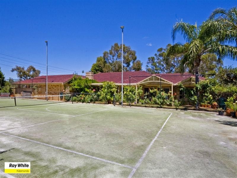 52 Yorna Road, Kalamunda WA 6076