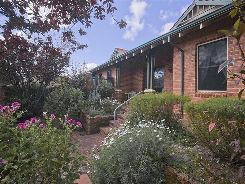 2/27 Central Road, Kalamunda WA 6076