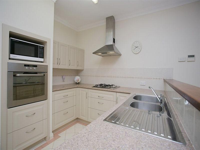 2/27 Central Road, Kalamunda WA 6076