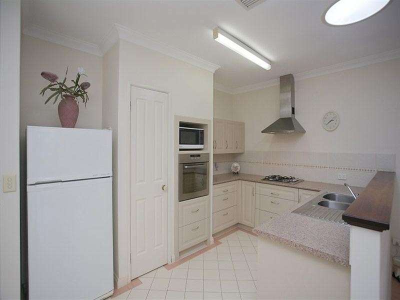 2/27 Central Road, Kalamunda WA 6076