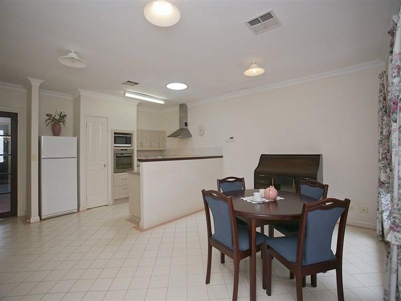 2/27 Central Road, Kalamunda WA 6076