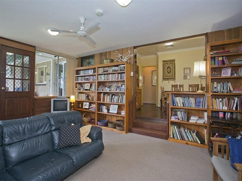 5 Brenda Road, Maida Vale WA 6057