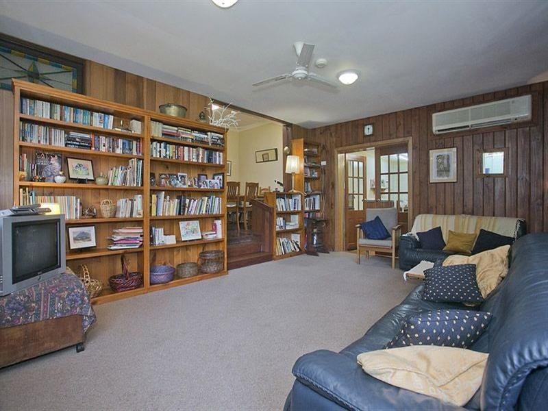 5 Brenda Road, Maida Vale WA 6057